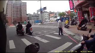 Re: [爆卦] 台北的人行道登上「都市地獄版」孩童走在馬路上