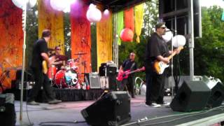 The Smithereens-Blood and Roses-Maplewoodstock 2011