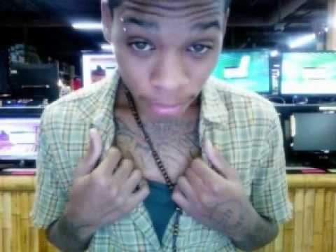 Young Sam Ft. Wes Nyle & Bre Roca - Skinny Jeans On