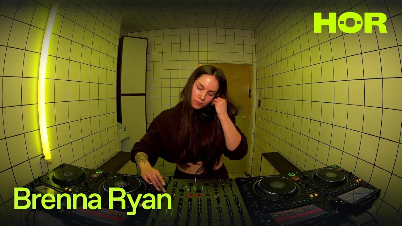Brenna Ryan - HÖR