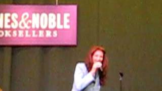 Lynda Carter (Wonder Woman) Performs Queen's "Crazy Little Thing Called Love"