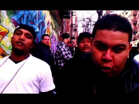 Kenny The Ripper ft. Reyo El Patriarca, Algenis - La Calle Esta Caliente (Official Video)