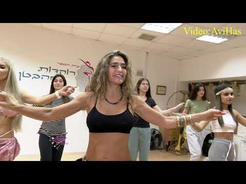 Belly Dancers Shaabi Dance - Ra'asoni