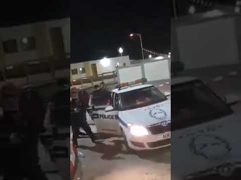 لحظة القبض على الشابين اللذين اقتحما الإقامة الجامعية للبنات في معالمة بالجزائر العاصمة