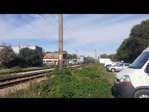 Trenul IR 1752 Suceava Nord–București Nord trece prin Bacau (01.10.2022)