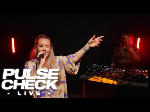 SOLAH ft. Emma B | Pulse Check (Live)