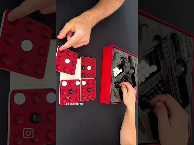 Vídeo relacionado con PENTAGO - Juego de Mesa de Estrategia con Tablero de Canicas para 2 Jugadores Recomendado a Partir de 8 Años