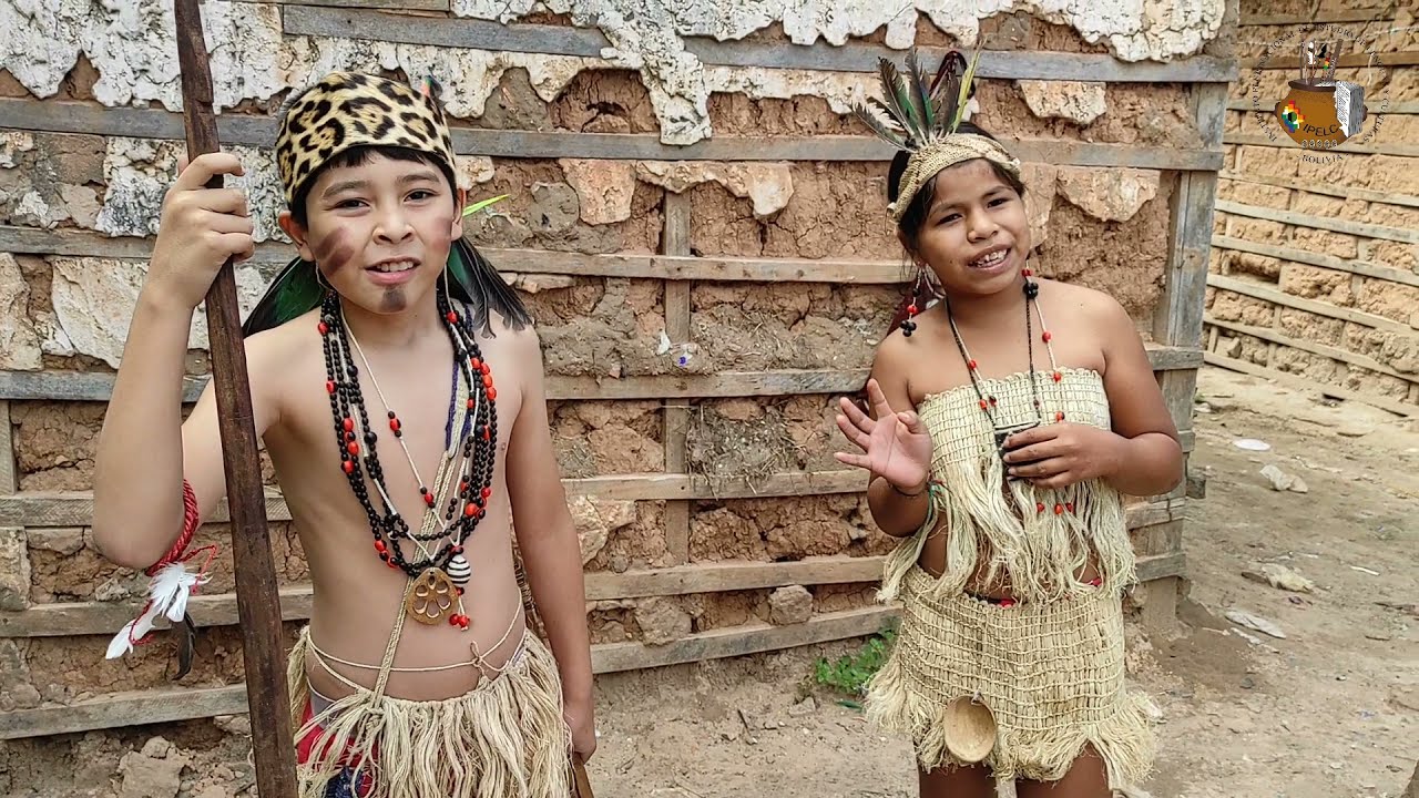 NIÑOS DEL PUEBLO INDÍGENA AYOREO, SALUDAN AL PRESIDENTE LUIS ARCE CATACORA