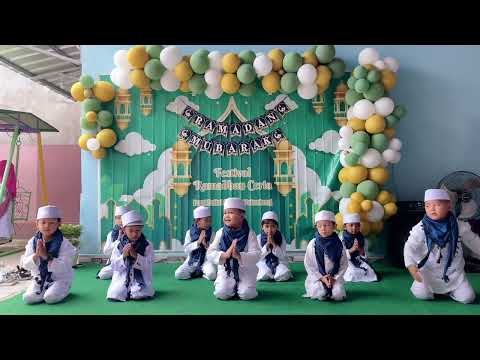 Tari “ Allahul Kafi” Penampilan anak laki-laki Kelas B1