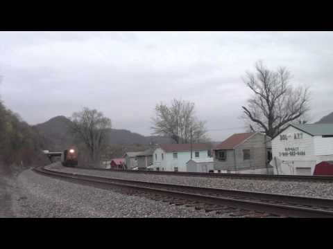 H907 With A "Brand New" SD40-3 Leader