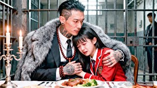 Voor haar familie wordt een 18-jarige gedwongen te trouwen met een duivelse CEO – verslaafd aan dit meisje, verwent hij haar elke avond!