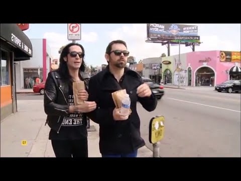Alaska y Mario - De compras, un atropello y cervezas