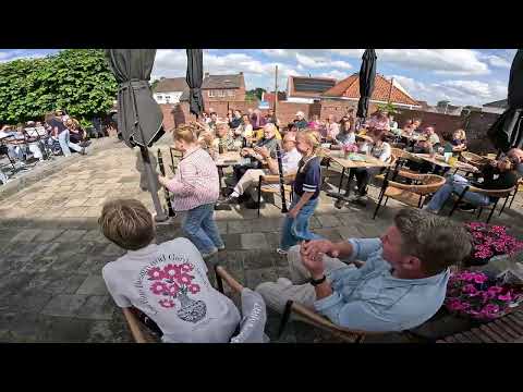 Zomers feestje: Onze jeugdband blies Clevers (bijna) omver! 🎸🍦