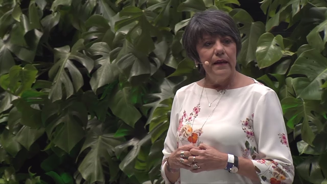 Sapateiro faz Sapato, Professor faz Gente | Lourdes Atié | TEDxSaoPaulo