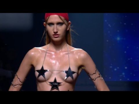 La venezolana Valeria Mush muestra "Apátrida" en la Fashion Week Madrid