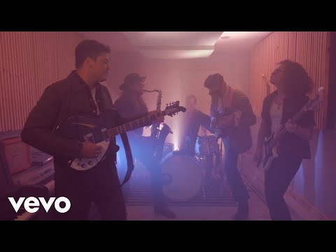 John Hollier & the Rêverie - If She's Lonely