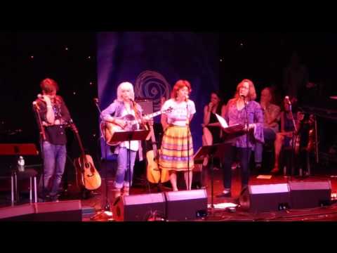 Cayamo 2017 - Emmy Lou Harris - Darlin' Kate - "...slip the bonds of earth"