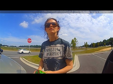 Irresponsible Mom Plants Dr*gs On Her Kid During Traffic Stop