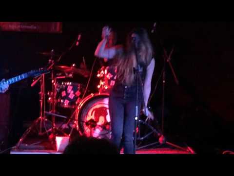 Monika Adamska & My Name Is  - Walk of Shame (live)