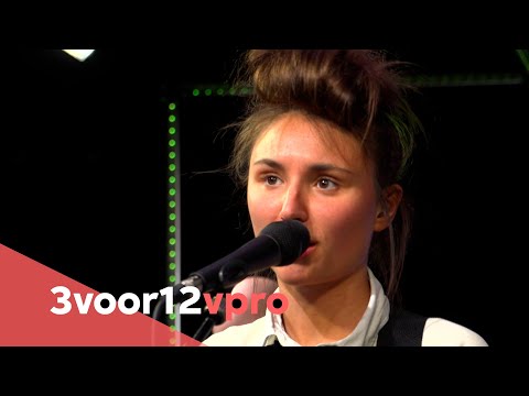 Kids With Buns - 'daughter' & 'bathroom floor' Live @ 3FM (VoorAan)