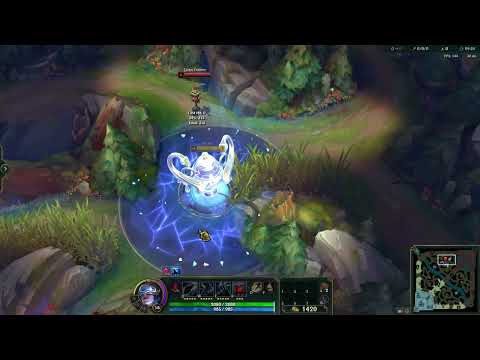 League of Legends Porcelain Lissandra Skin Showcase!
