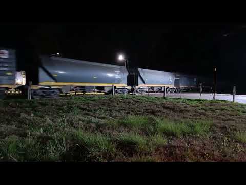 Alco (8255)+ Gr- 12 (6622) con un Mega Tren Vacío de N.C.A su paso por "Beltrán" en plena noche 🚂🌃