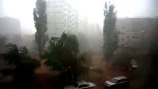 preview picture of video 'Heavy rain in Nevinnomyssk / Сильный дождь в Невинномысске'