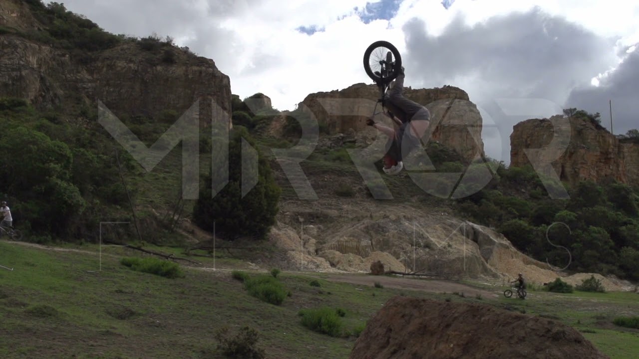Cámara lenta Dirt Jump BMX