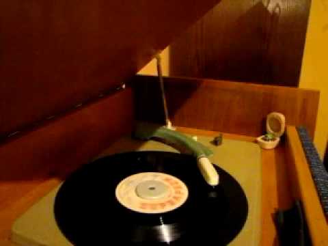 Marta Kubisova, Karel Štědrý, Václav Neckář - Dary nesem