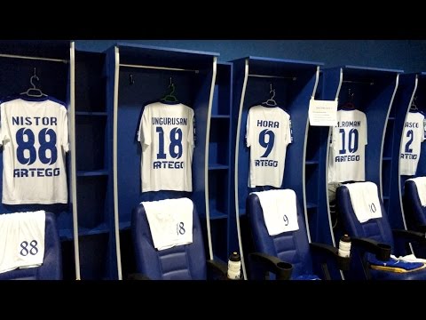 PANDURII TV / IMAGINI DIN  VESTIARUL ECHIPEI PANDURII PREGĂTIT PENTRU MECIUL CU PETROLUL