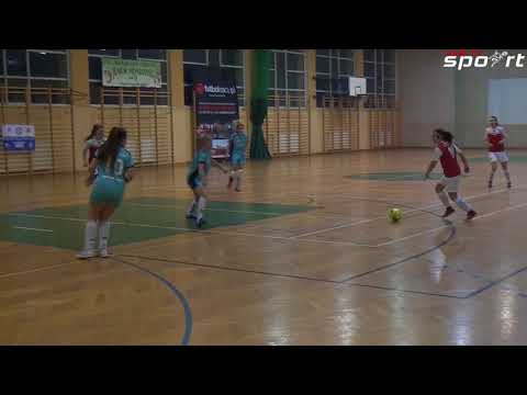 KLIN.TV 12 żeńskich drużyn piłkarskich z terenu niemal całej Wielkopolski