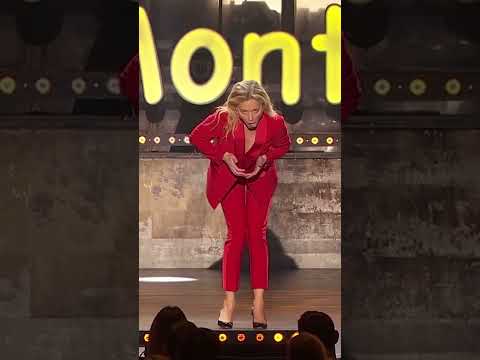 Caroline Vigneaux imite les pubs 😂😂 #MontreuxComedy