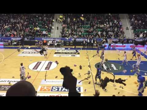 Bakken Bears Bear Toss