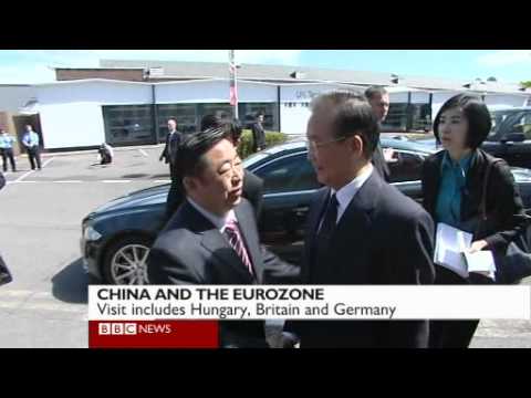 Kasia Madera speaking to Dr Xie Tao at the Beijing Foreign Studies University