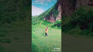Download lagu gaun merah ... mp3 Download lagu gaun merah ... mp3
