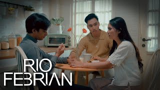 Download lagu RIO FEBRIAN - SAKIT TERLALU SAKIT mp3 Download lagu RIO FEBRIAN - SAKIT TERLALU SAKIT mp3