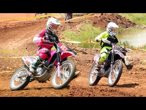 Disputa pela vitória na Corrida de Velocross Feminino no Campeonato Catarinense em Papanduva SC