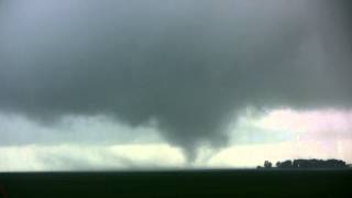 preview picture of video 'June 29, 2014 Stanhope, Iowa Tornado & Chase'