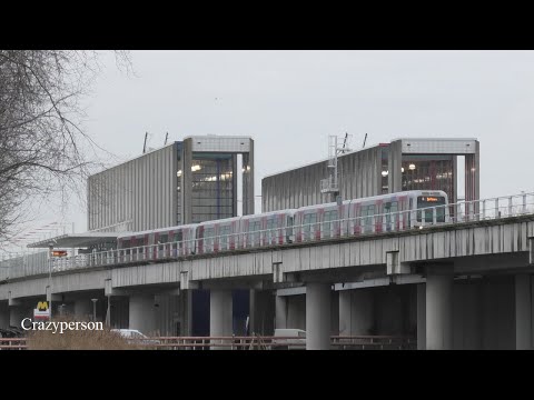 RET Metro C Langs vogels bij Tussenwater Rotterdam in 2021