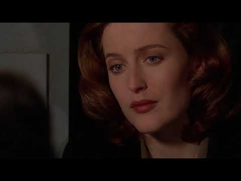 Mulder & Scully holding hands scene (3x17)