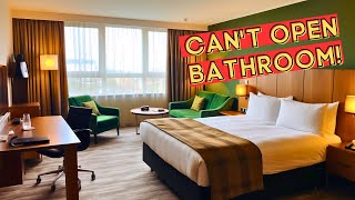 Holiday Inn Kensington London - Bathroom Door was Stuck?