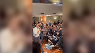 Torino, una donna contesta Vannacci: «L'Italia è un Paese laico». Il generale: «La signora è male...