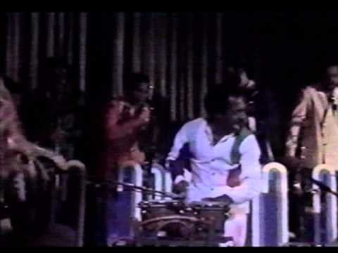 Ponte Duro / Roberto Roena