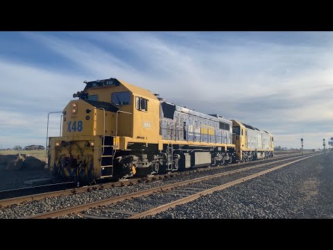 Pacific National light engines X48 and BL26 running around there hoppers at Gheringhap loop 4/5/2025