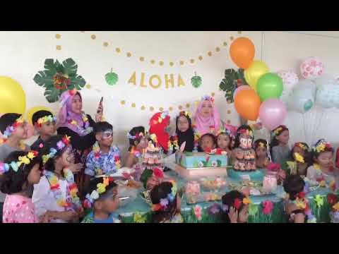 Piya 10th birthday cake cutting