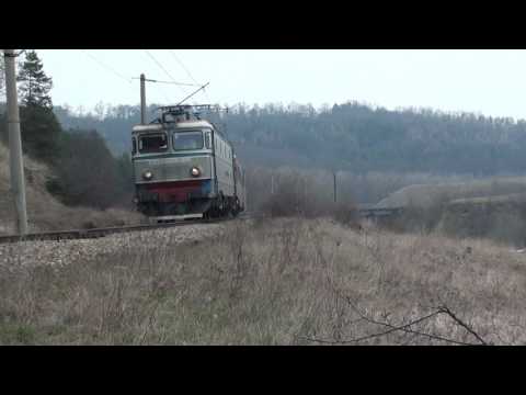 Tren IR1832 Cluj - Galati trece prin Scheia cu EA242 - 23.03.2017