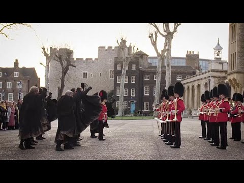 شاهد الحرس الملكي البريطاني يعزف موسيقى مسلسل "لعبة العروش" الشهير…