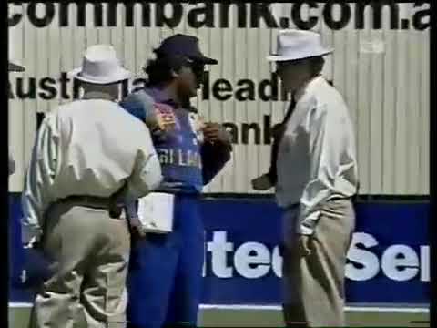 Muralitharan vs Ross Emerson  no balled for throwing, Adelaide 1998
