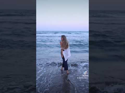 موسيقى هادئة على شط بحر الهوى