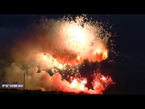 Scarica finale Paolelli Sergio e Figli, Adelfia 2013 - ©PiroMac Videos